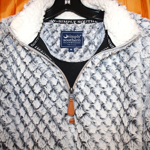 🧥 Simply Southern Fuzzy Quarter-Zip Pullover – Size M – Ultra Soft & Cozy! - Picture 5 of 8